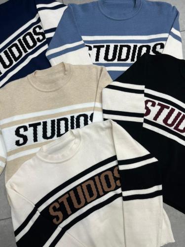 Sweaters Studios - Miniatura 2