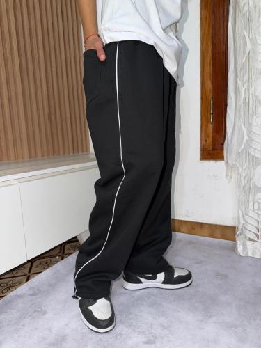 Joggin Baggy Black  con Vivo y Regulador Friza Intermedia Muy Buena Calidad