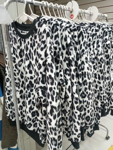 Buzo Piel Print