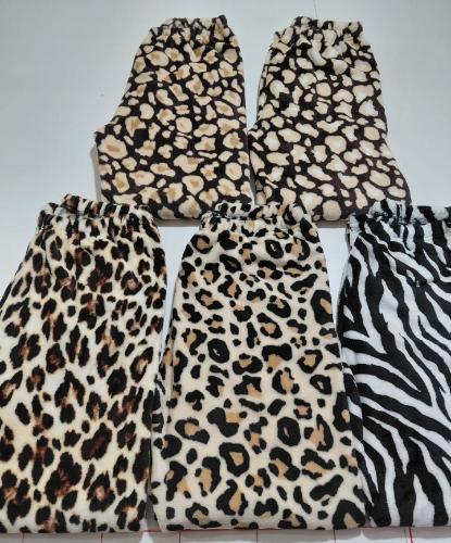 Pantalón Pijama Peluche Abrigado Animal Print;) - Miniatura 4