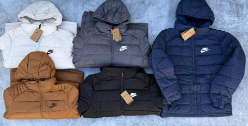 Camperas Nike.