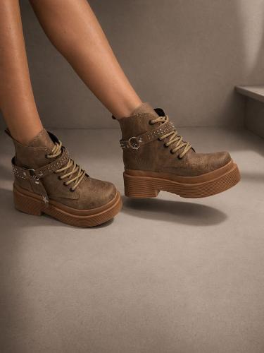 Borcego Barbi con Base de 4cm Super Cómodos y Pulsera Removible - Miniatura 3