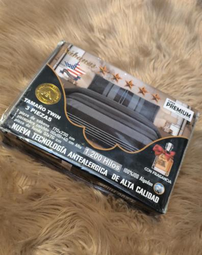 Sabanas Lisas y Estampadas, 3300 Hilos Marca Casa Premium con Fragancia - Miniatura 5
