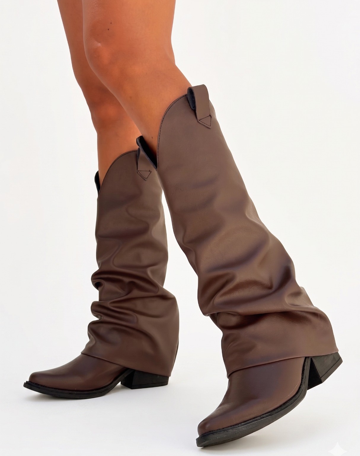 Bota Arrugada Texana Volcada Frida Chocolate - Imagen 2