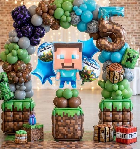 Arco de Globos mas el Personaje