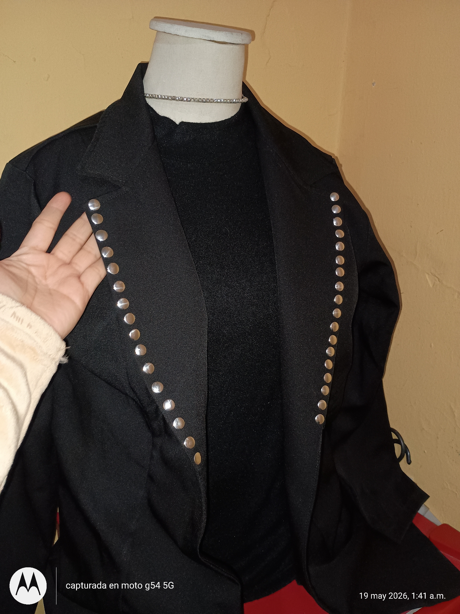Saco Crep Sastrero Tachas - Imagen 2