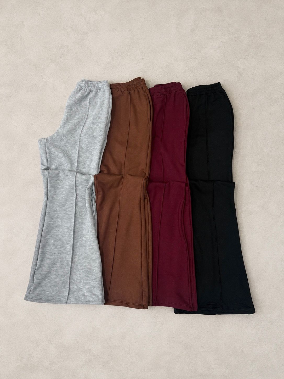 Pantalón Wide Leg Frisa con Alforzas Eloise - ET43%20Pantalon%20Wide%20Leg%20Alforzas%20Delanteras%20Tiro%20Alto%20Eloise%20Colores.jpeg