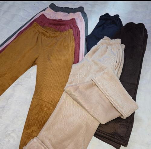 Pantalón Corderoy con Piel
