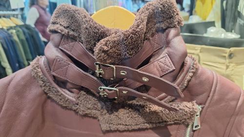 Campera Gamulan Eco Cuero - Miniatura 2