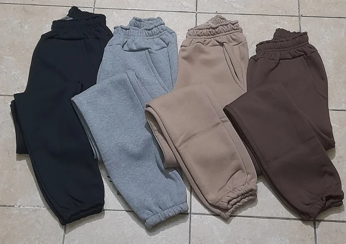 Joggins de Frisa Peinado con Puño