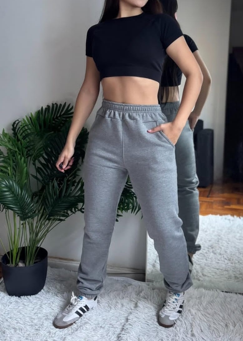 Joggins de Frisa Peinado con Puño - Imagen 2