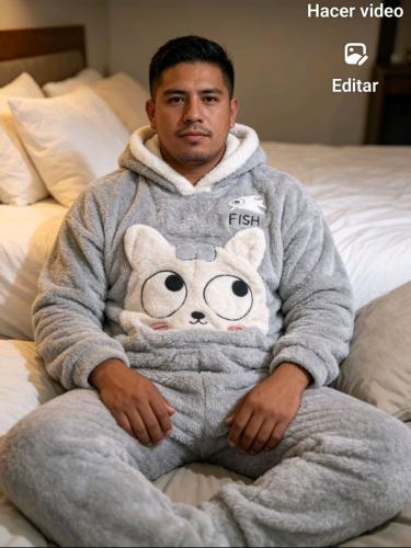 Pijamas Peluche Premium Varon - Miniatura 2