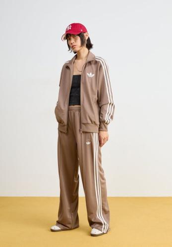 Conjunto Reyna (palazo+campera) - Miniatura 4
