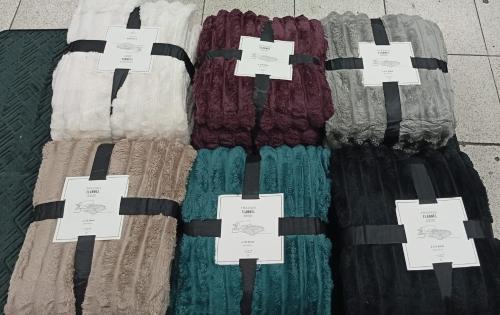 Frazadas Flannel 2 1/2 Plz sin Corderito 2.00 X 2.40 Mts