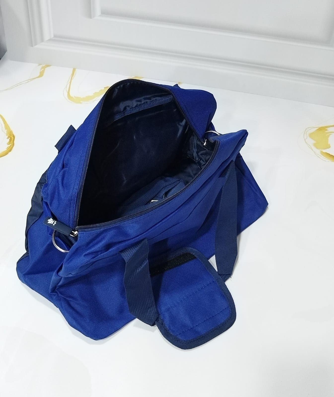 Bolso Deportivo
excelente Calidad.impermeable)
trae la Tira Larga.
*tamaño Chico* - Imagen 2