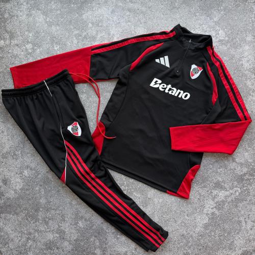 Conjunto River