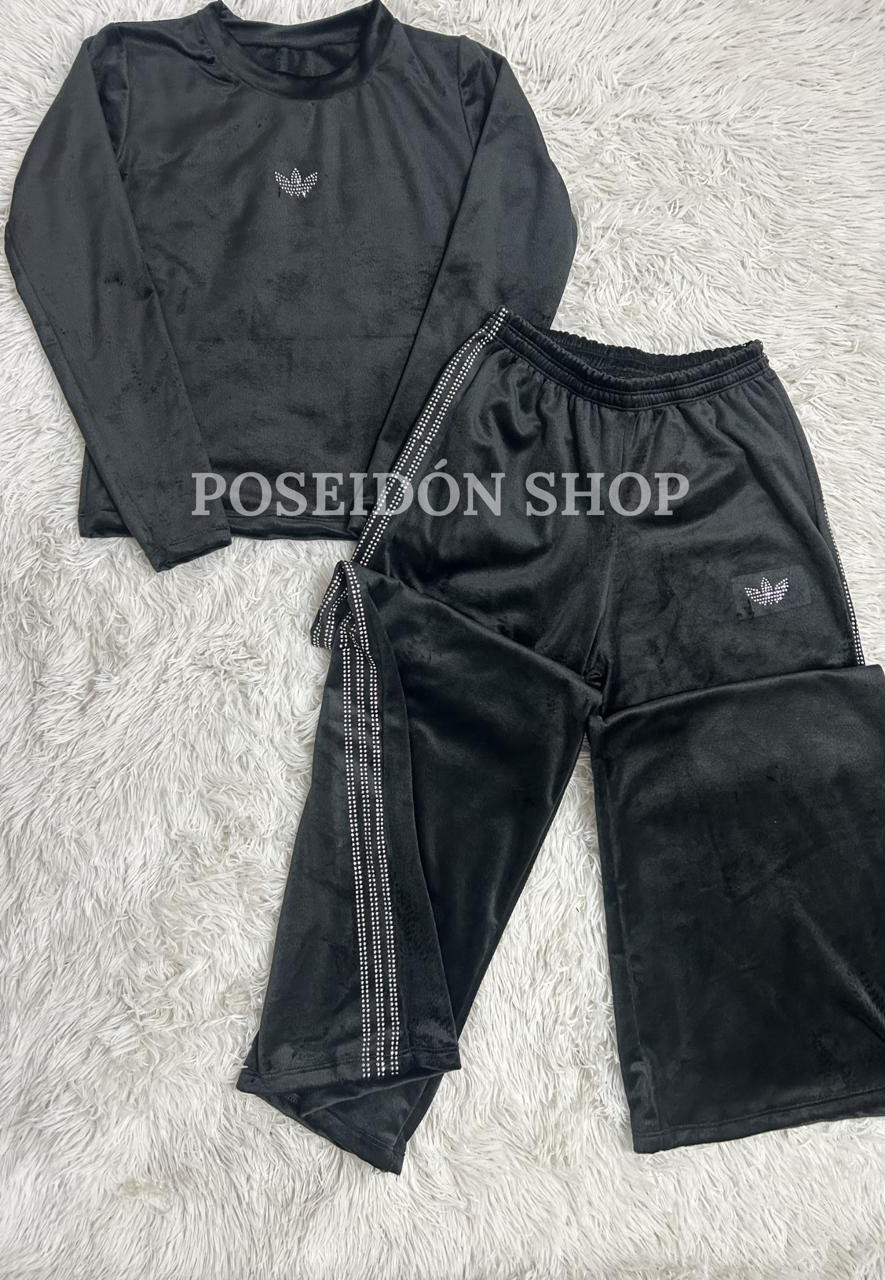 Conjunto Adidas Plush Bifaz - Imagen 1