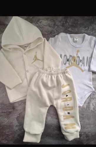 Conjunto Nike Baby  Tres Piezas   Frisado Premium  Tres Piezas: - Miniatura 2