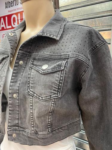 Campera Jean Corta Gris con Strass - Miniatura 3