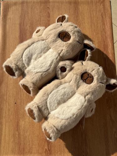 Pantuflas Gigantes Capibara Dama - Miniatura 2