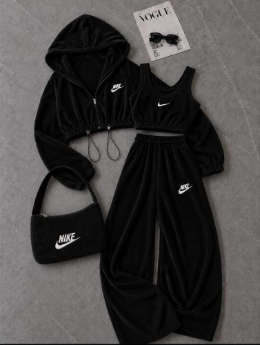 Conjunto Plush N I K I