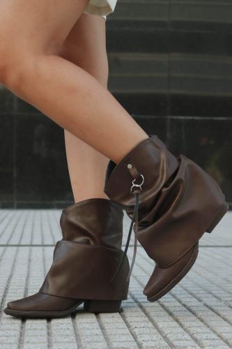 Botas Cortas con Tiras