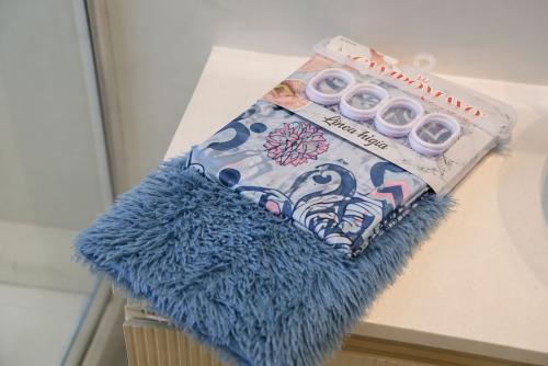 Set de Cortina y Alfombra de Baño Higia