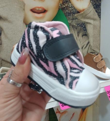 Bota con Abrojos  en Rosa Combinadas