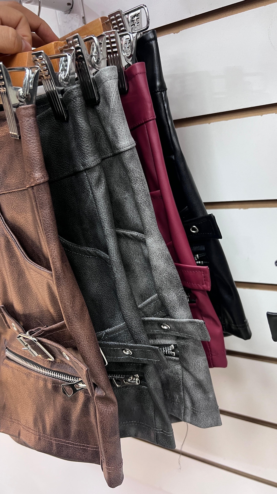 Short con Dos Cierres Cuerina - Imagen 2