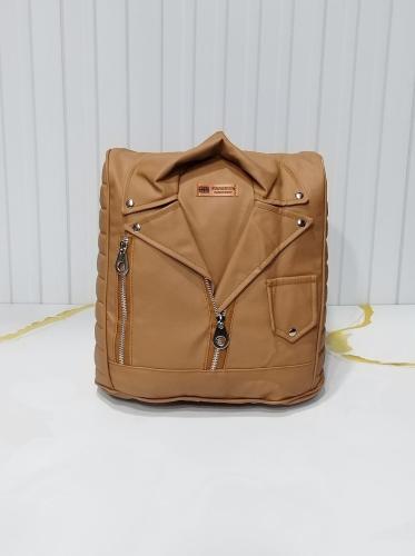 Mochila Modelo Campera de Cuero Ecológico* 
excelente Calidad.