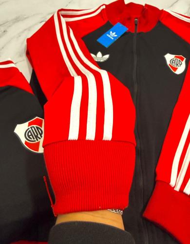Campera Deportiva River Plate , Temporada 2026. - Miniatura 4