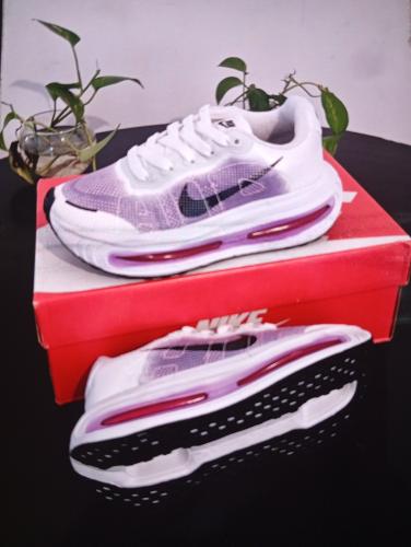 Nike Vomero Plus K53