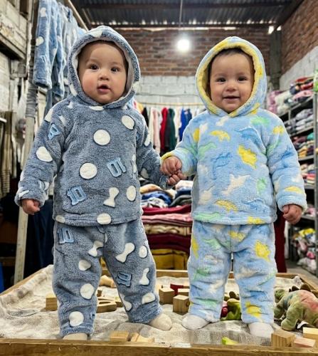 Conjunto de Bebe con Capucha  2 al 5