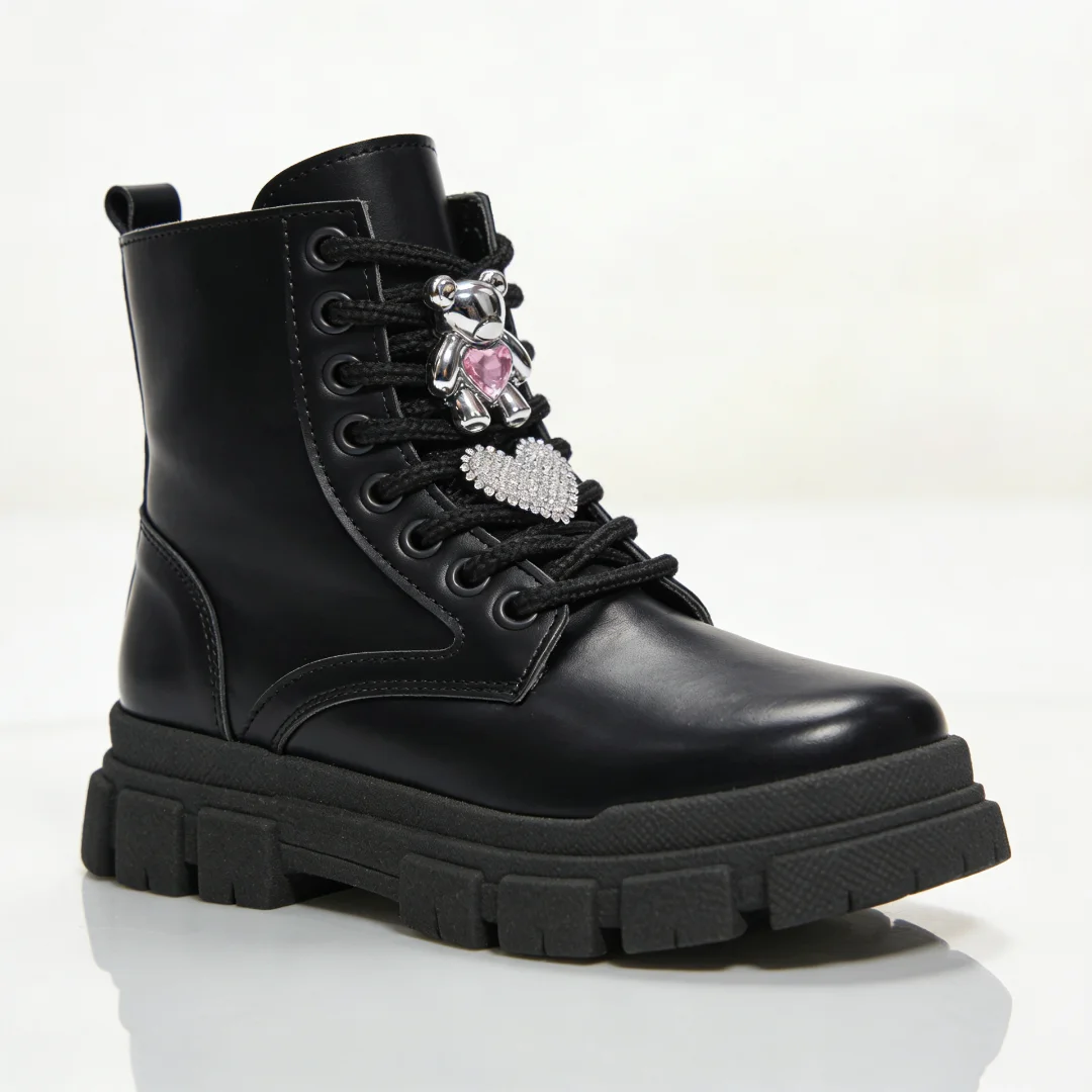 Borcego Nena Osito Liquidación Invierno Infantil - magnific__fotografa-de-producto-profesional-de-unos-borcegos__90990.png