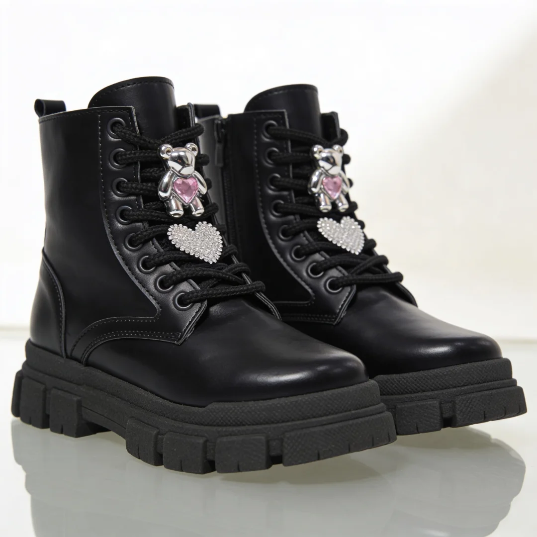 Borcego Nena Osito Liquidación Invierno Infantil - magnific__fotografa-de-producto-profesional-de-unos-borcegos__90991.png
