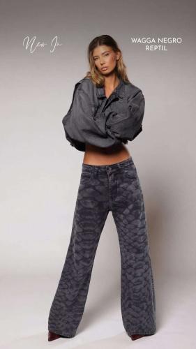 Pantalon Reptil Negro Super Wide Leg - Miniatura 2