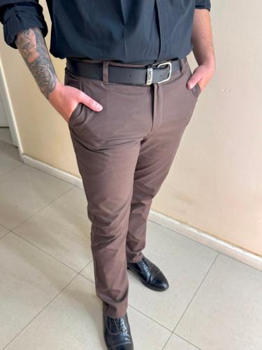 Pantalón Chino Chocolate - Miniatura 1