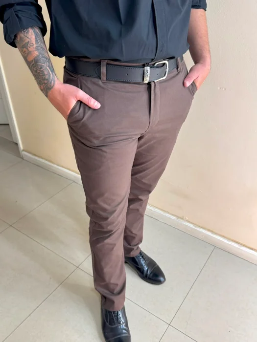 Pantalón Chino Chocolate