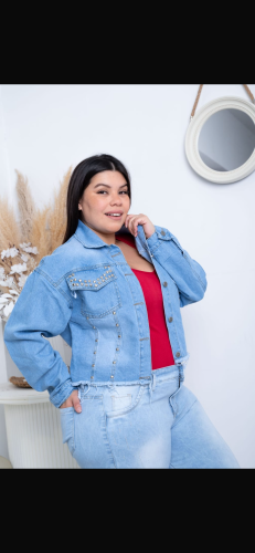 Campera Over Celeste con Tachas