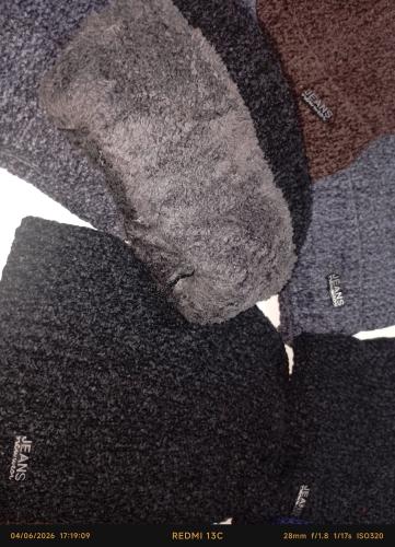 Gorros de Lana con Piel de Hombre