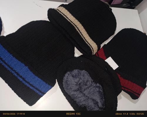 Gorros de Lana con Piel de Hombre - Miniatura 3