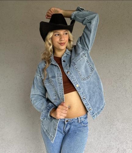 Camisaco Celeste Oversize con Tachas - Miniatura 3