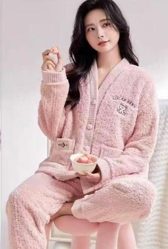 Pijama Peluche Saco Boton