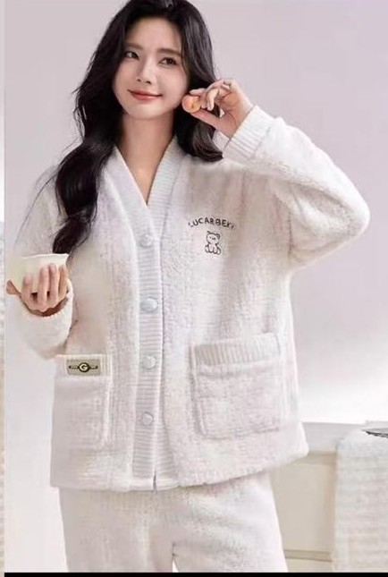 Pijama Peluche Saco Boton - Imagen 2