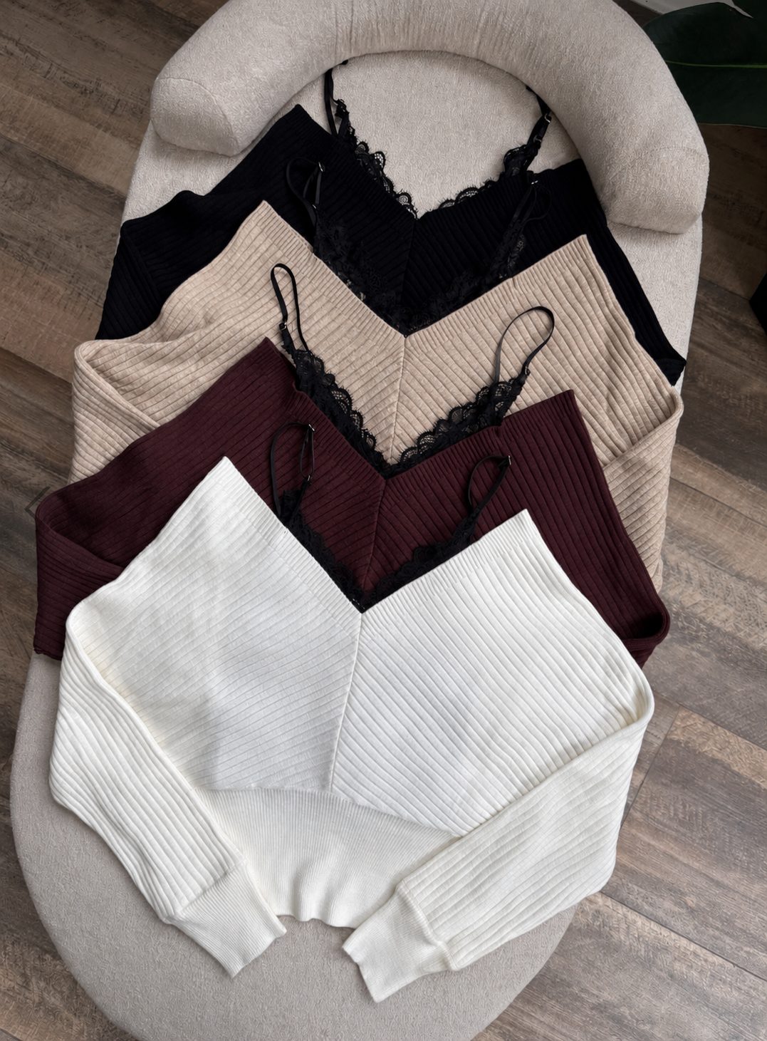 Sweater Lencero con Encaje - 0CFC96A7-12AD-469C-9194-731AFEA9A939.png