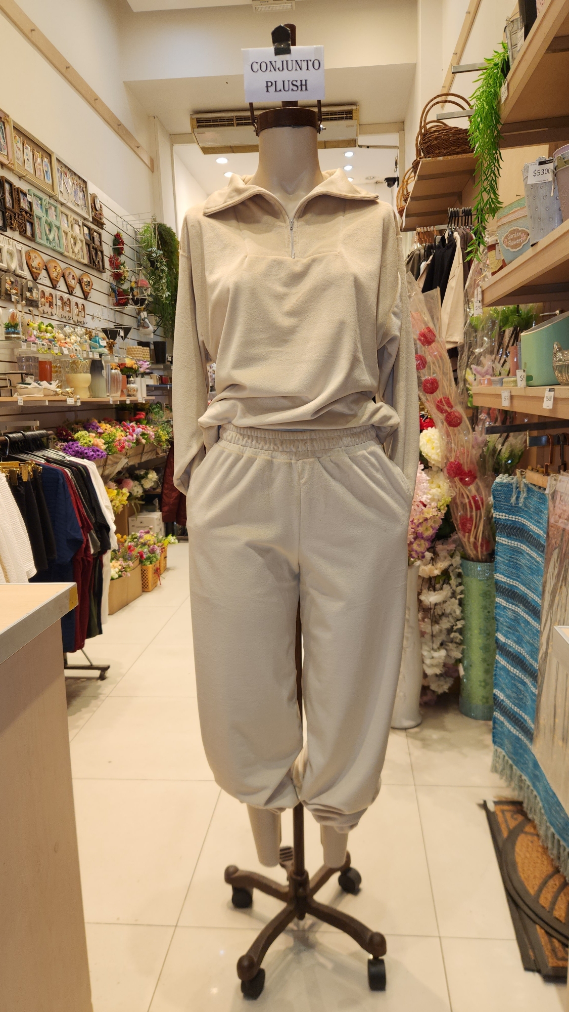 Jogger Plush - Imagen 3