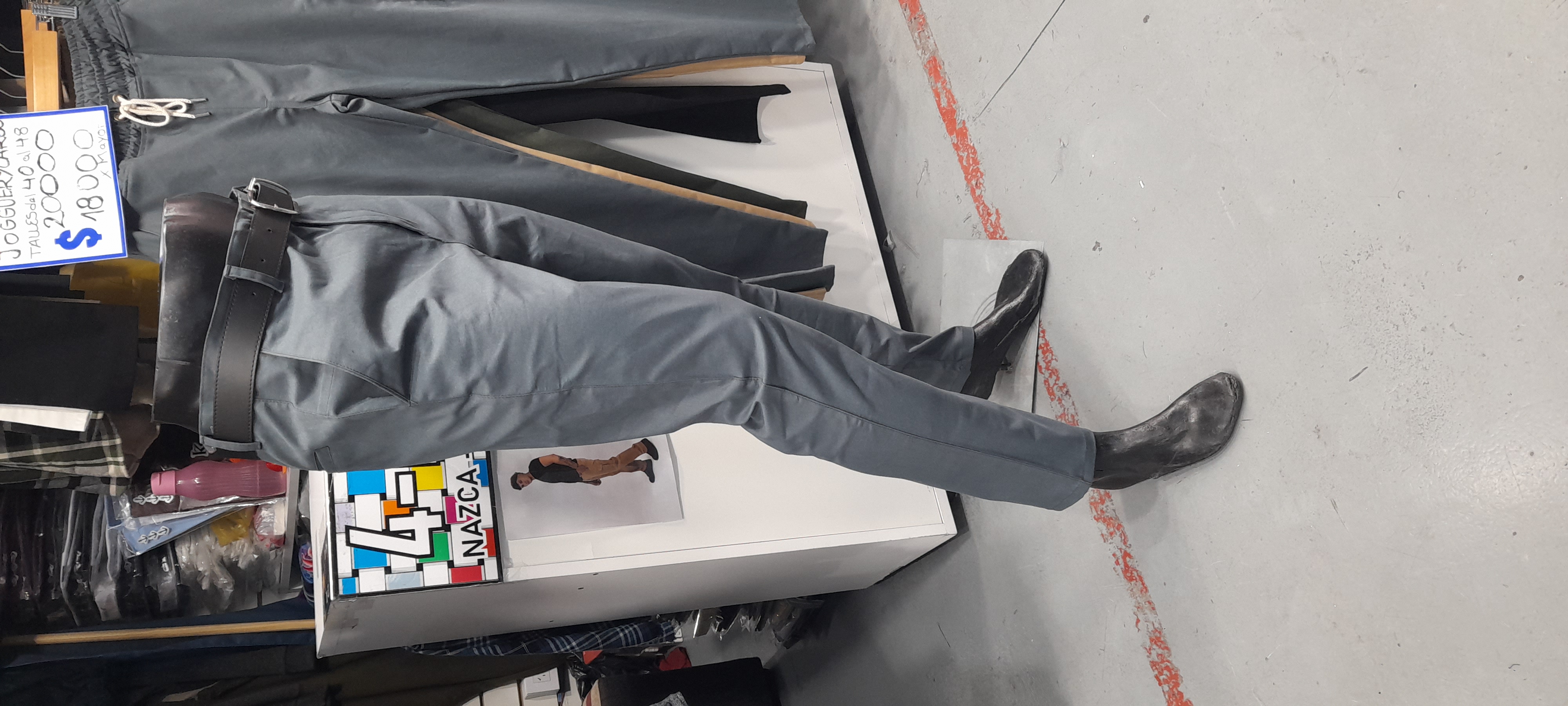 Pantalón Chino Gris Oscuro - 20260528_103741.jpg