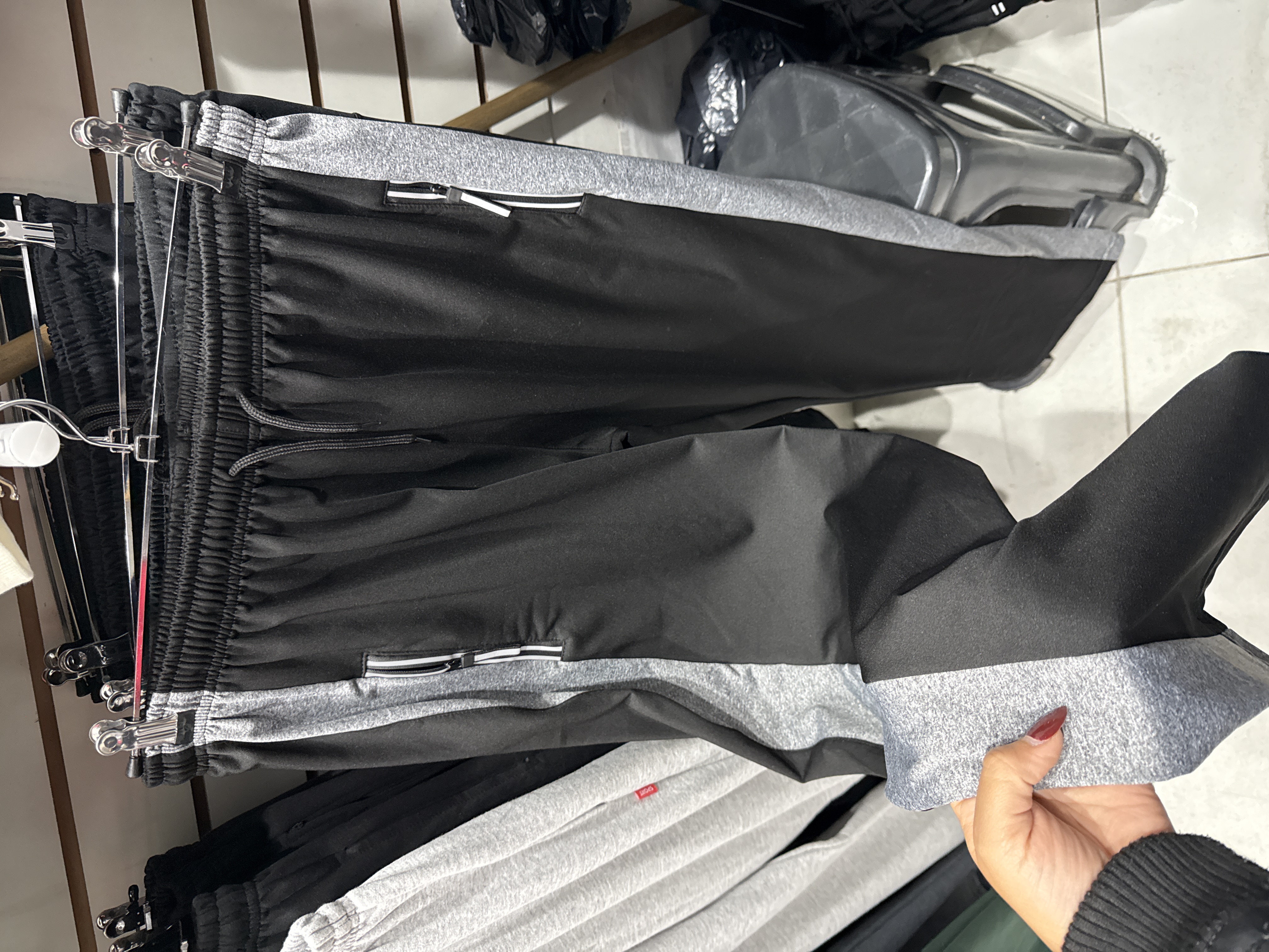 Pantalón Deportivo - image.jpg