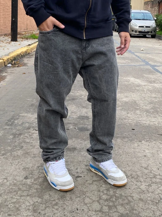 Jean Clásico Hombre Gris Liso