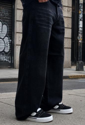 Baggy Negro Rec. Focalizado con Bigotes